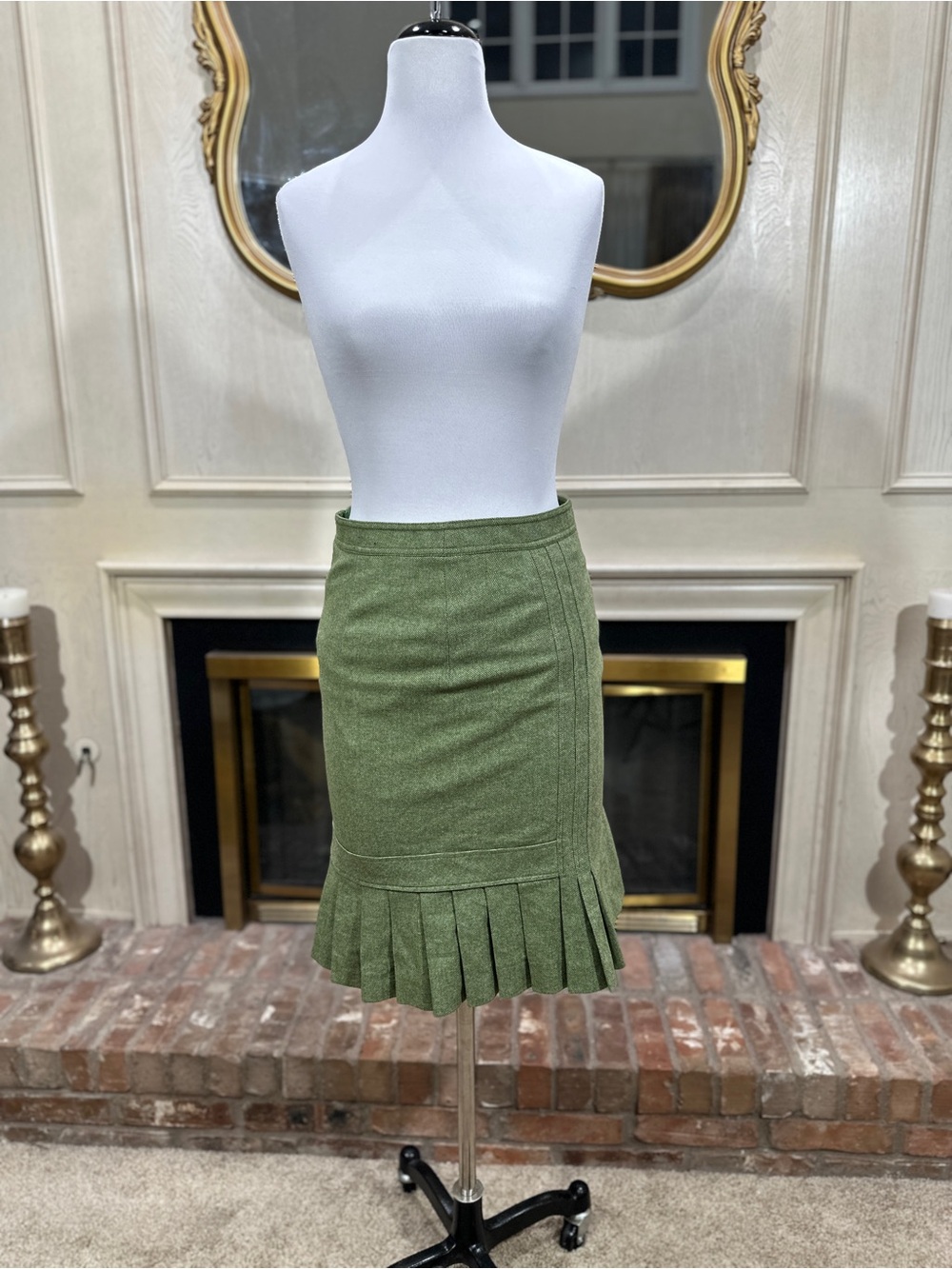 Weekend Max Mara Sage Green Virgin‎ Wool Pleated Hem Skirt Size 8 Italy 3404